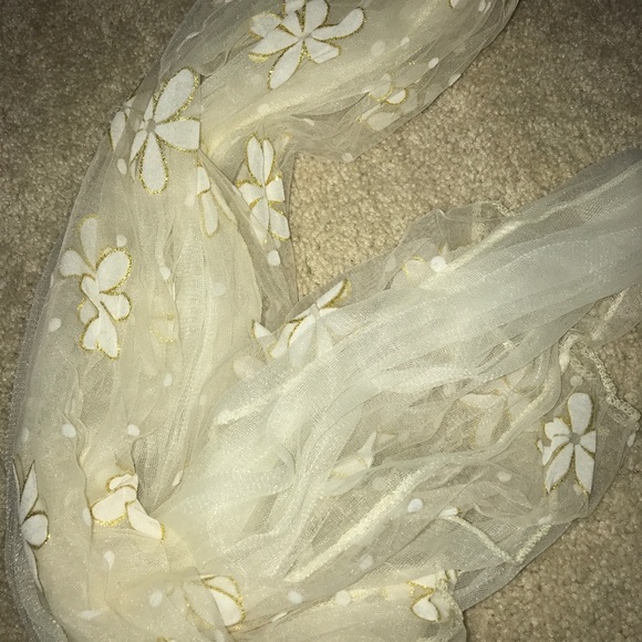 Scarfs! - Picture 1 of 7